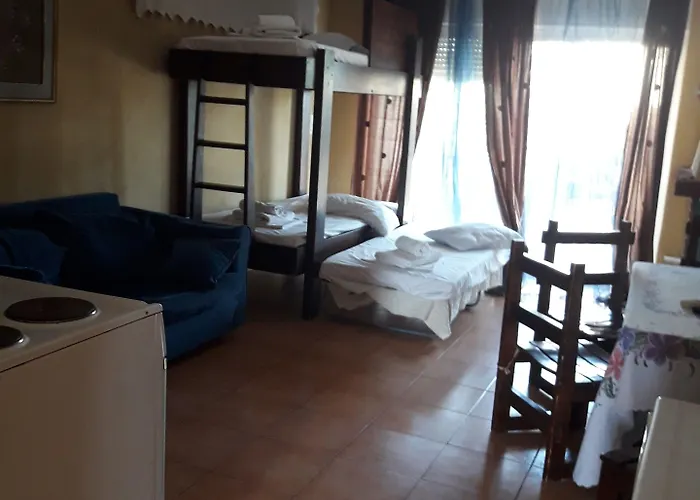 Daire O Xenonas Ton Mylon Míloi